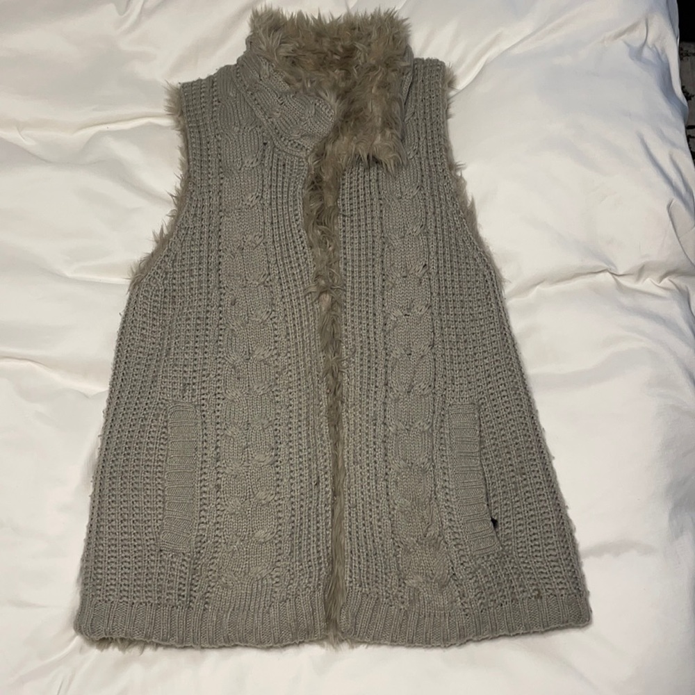 Aqua Reversible Faux Fur Vest Size Small